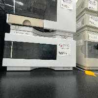 Agilent 1100 Series HPLC System with VWD Autosampler and Degasser image 2